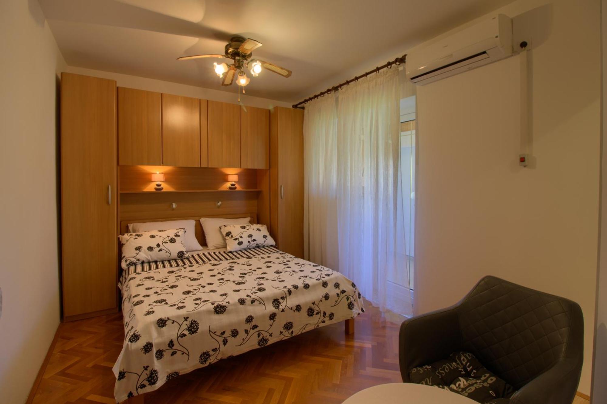 Apartments Sosic II 로비니 외부 사진