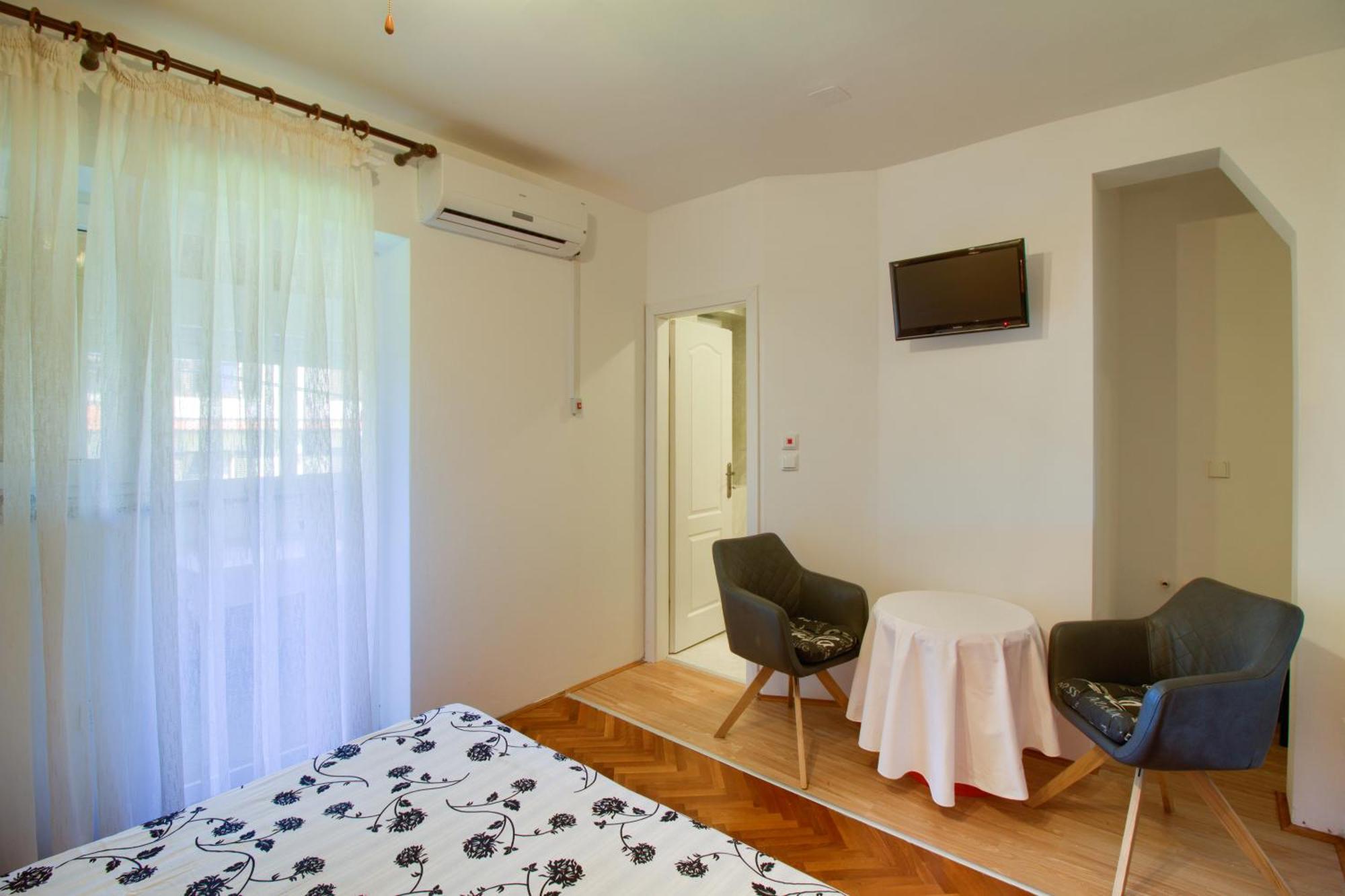Apartments Sosic II 로비니 외부 사진
