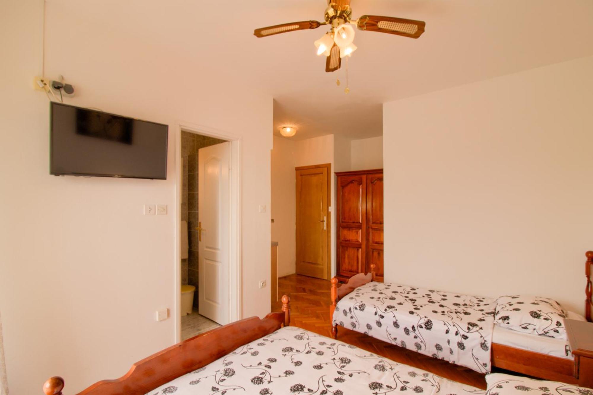 Apartments Sosic II 로비니 외부 사진