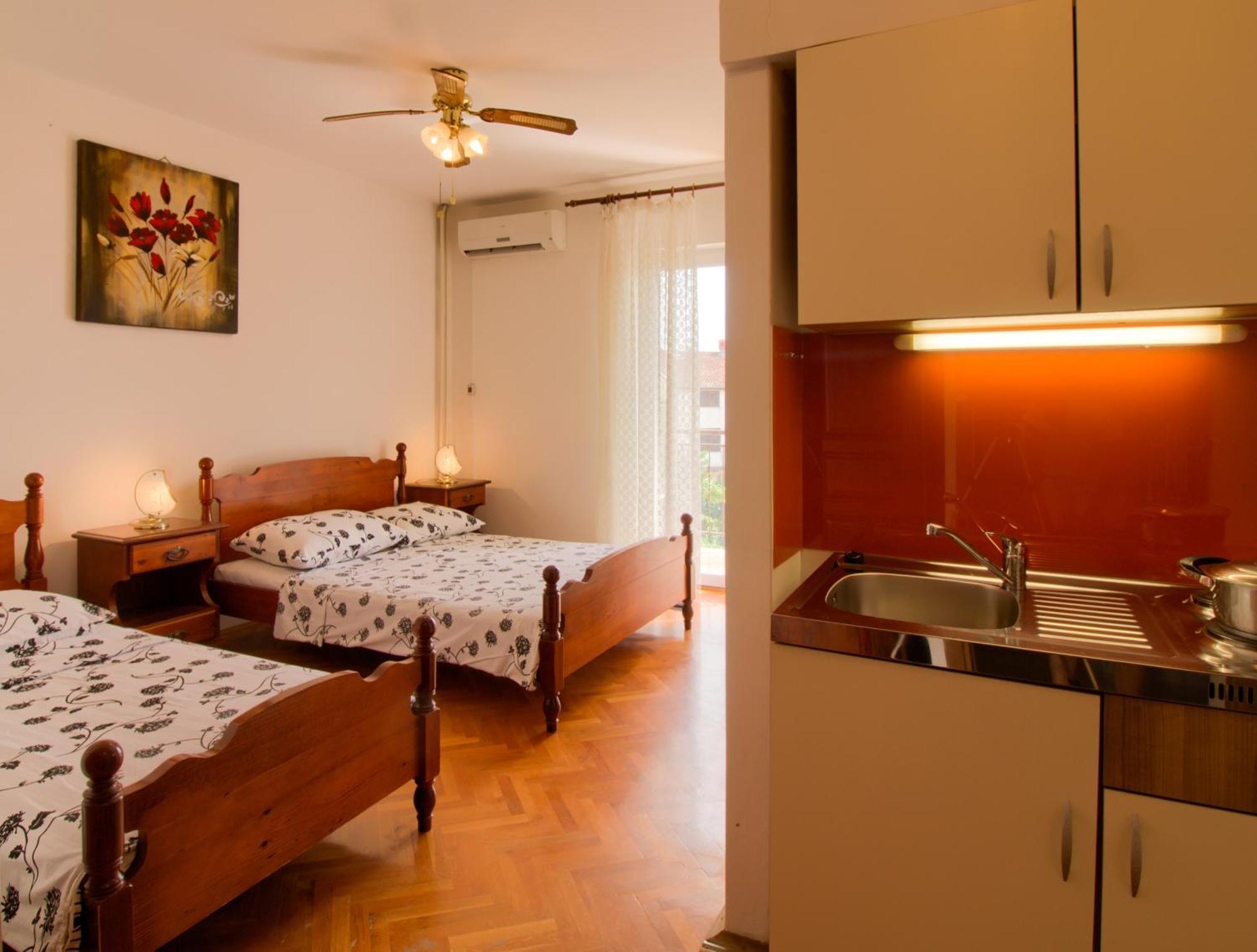 Apartments Sosic II 로비니 외부 사진